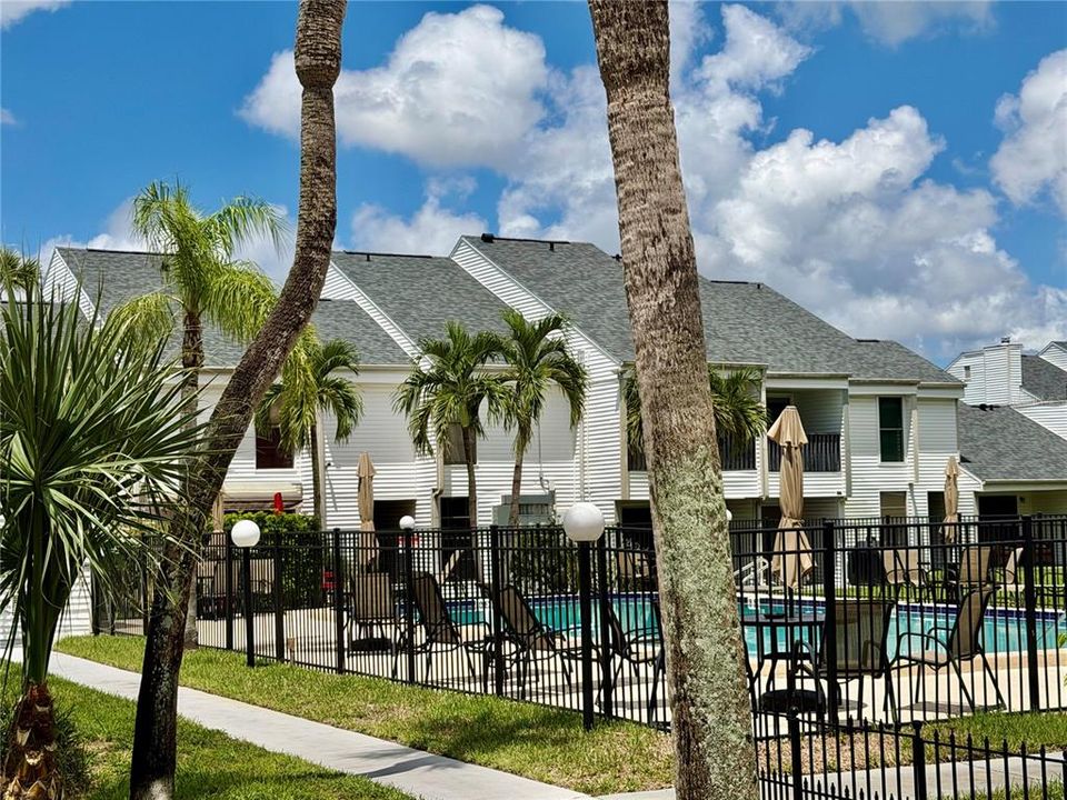 For Sale: $180,000 (3 beds, 2 baths, 1404 Square Feet)