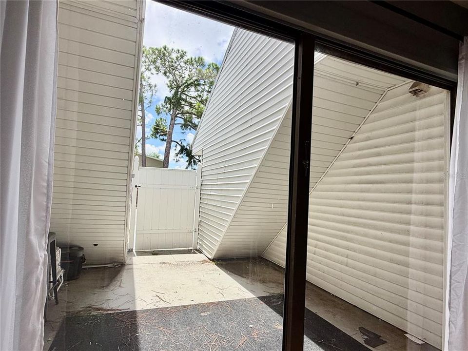 For Sale: $180,000 (3 beds, 2 baths, 1404 Square Feet)