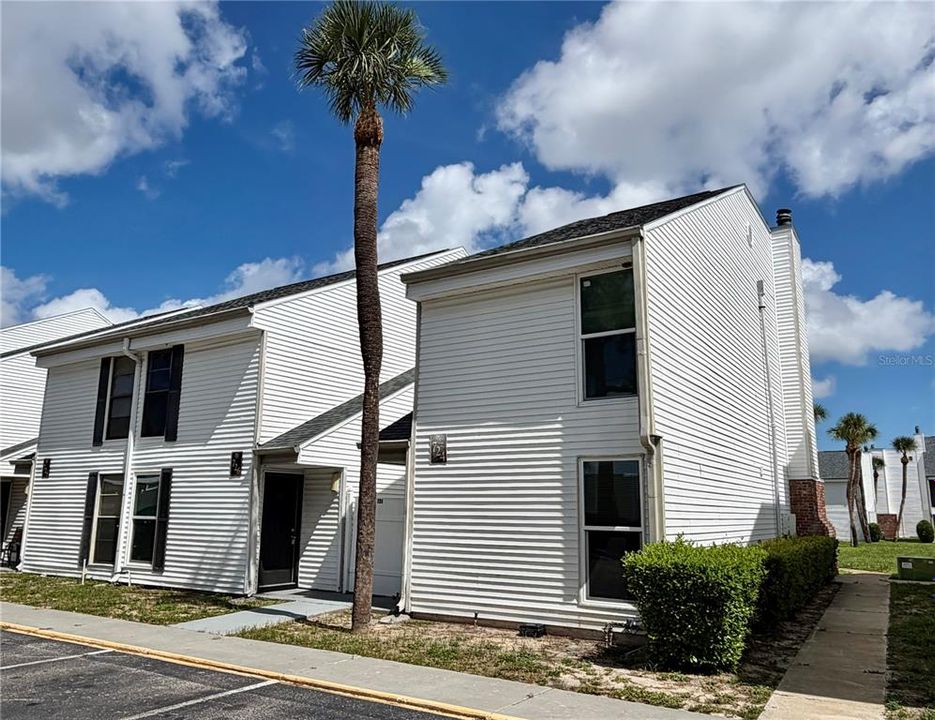 For Sale: $180,000 (3 beds, 2 baths, 1404 Square Feet)