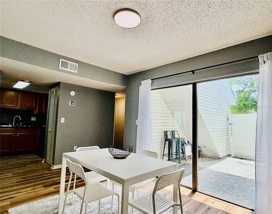 For Sale: $180,000 (3 beds, 2 baths, 1404 Square Feet)
