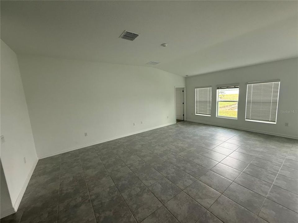 En Venta: $290,000 (3 camas, 2 baños, 1973 Pies cuadrados)