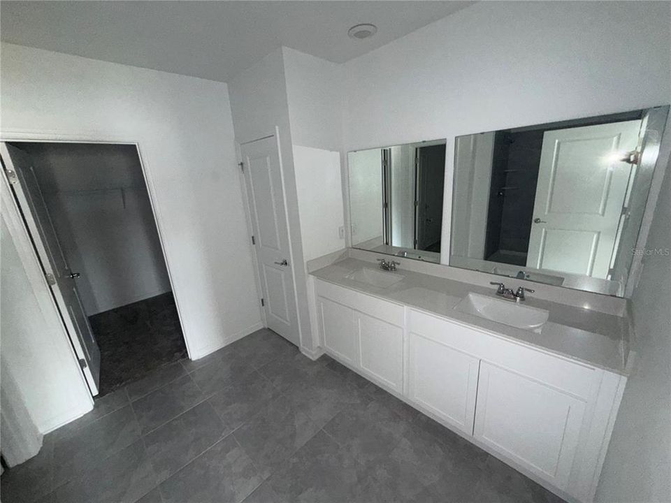 En Venta: $290,000 (3 camas, 2 baños, 1973 Pies cuadrados)