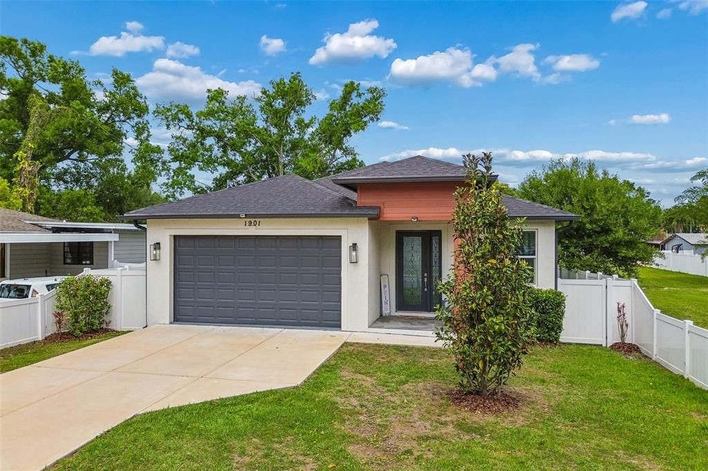 For Rent: $3,500 (3 beds, 2 baths, 1648 Square Feet)