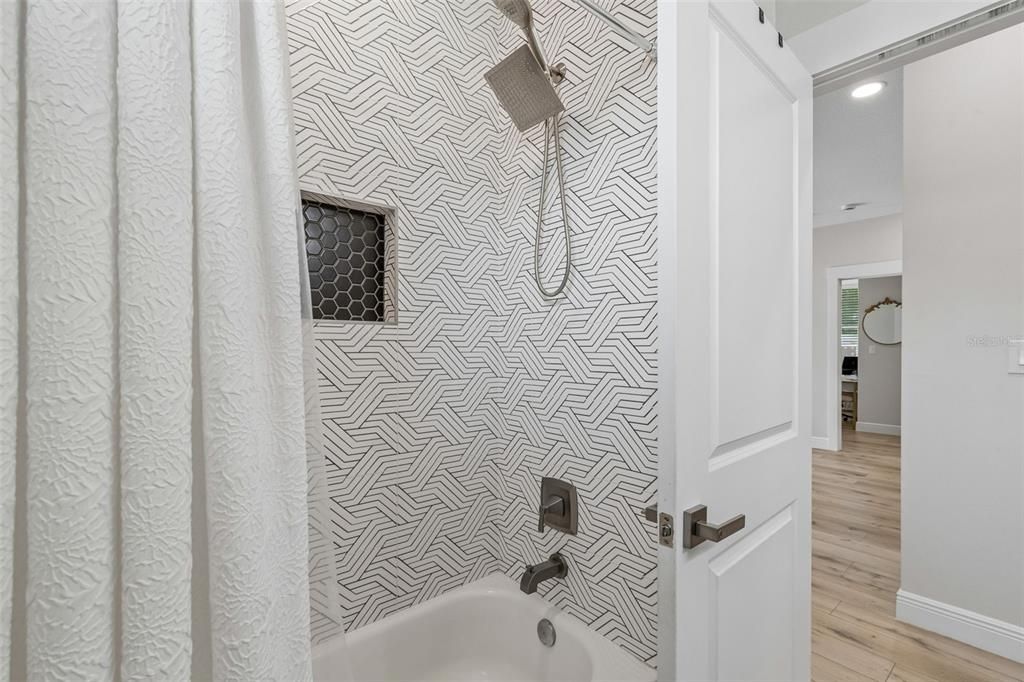 For Rent: $3,500 (3 beds, 2 baths, 1648 Square Feet)