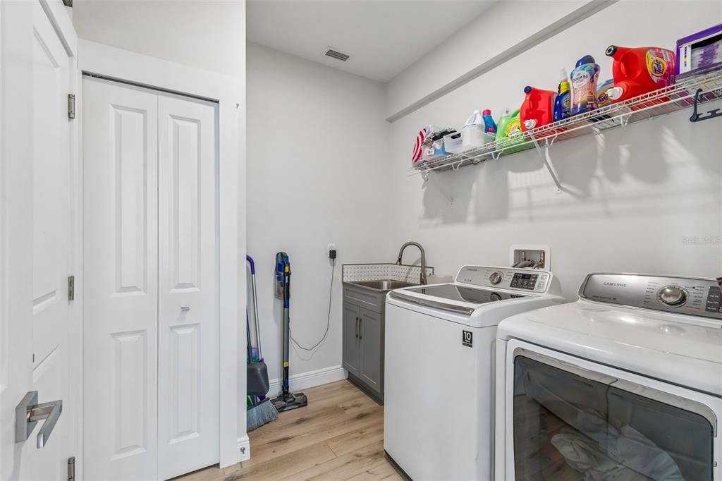 For Rent: $3,500 (3 beds, 2 baths, 1648 Square Feet)