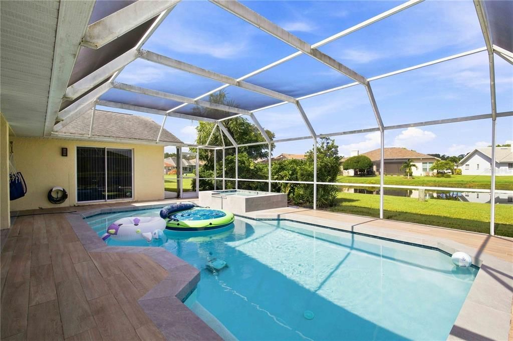 For Sale: $624,900 (3 beds, 2 baths, 1977 Square Feet)