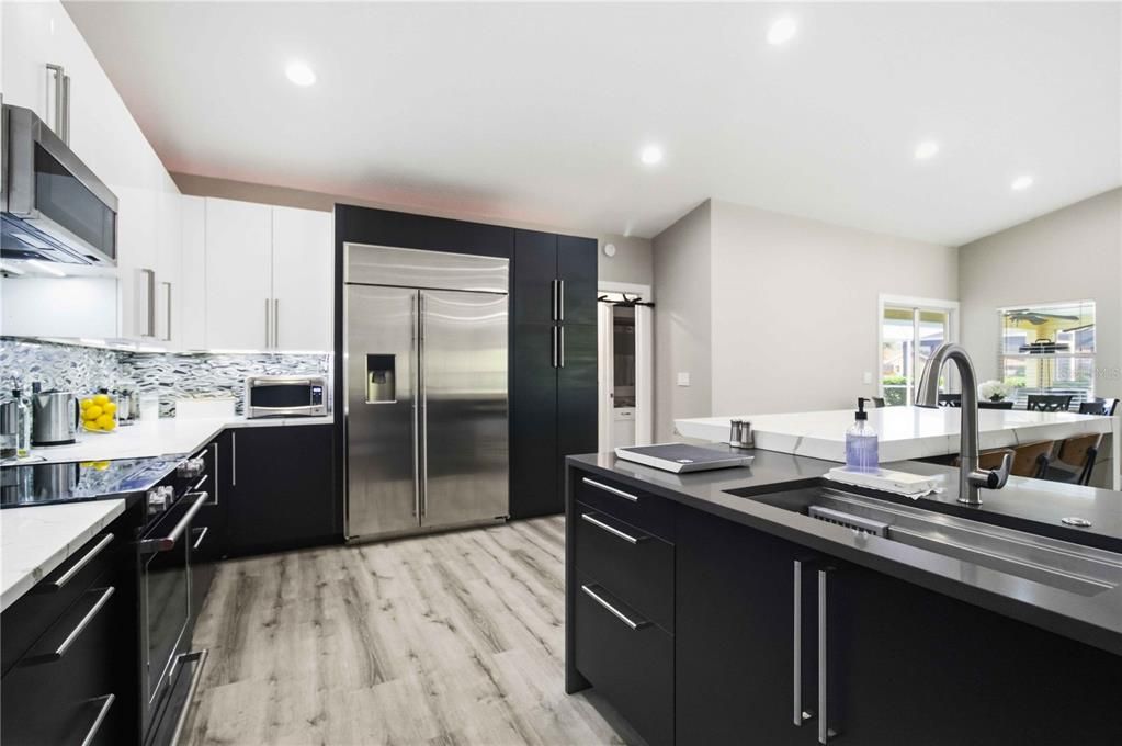 For Sale: $624,900 (3 beds, 2 baths, 1977 Square Feet)