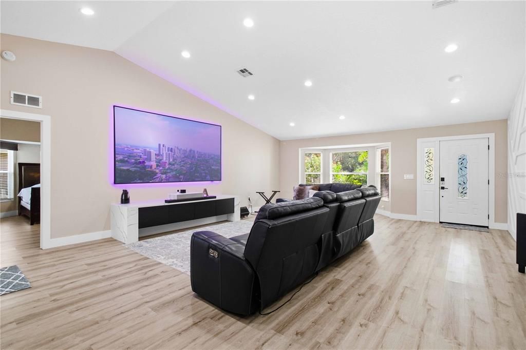 For Sale: $624,900 (3 beds, 2 baths, 1977 Square Feet)