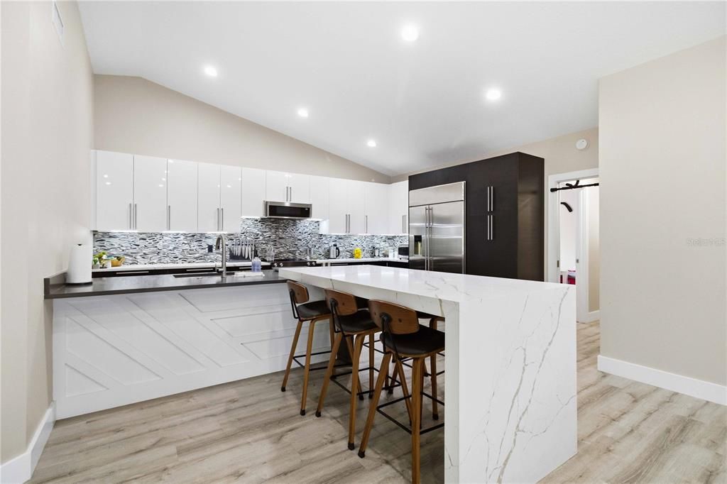 For Sale: $624,900 (3 beds, 2 baths, 1977 Square Feet)