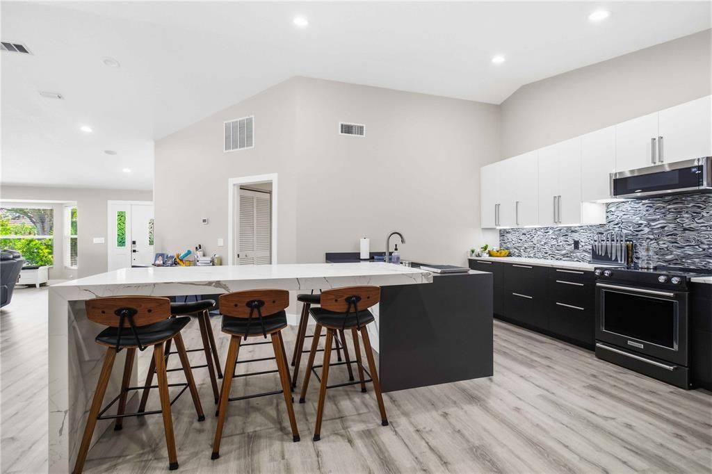 For Sale: $624,900 (3 beds, 2 baths, 1977 Square Feet)