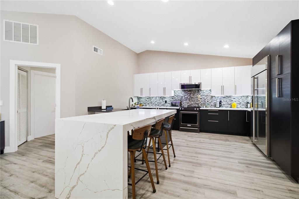 For Sale: $624,900 (3 beds, 2 baths, 1977 Square Feet)