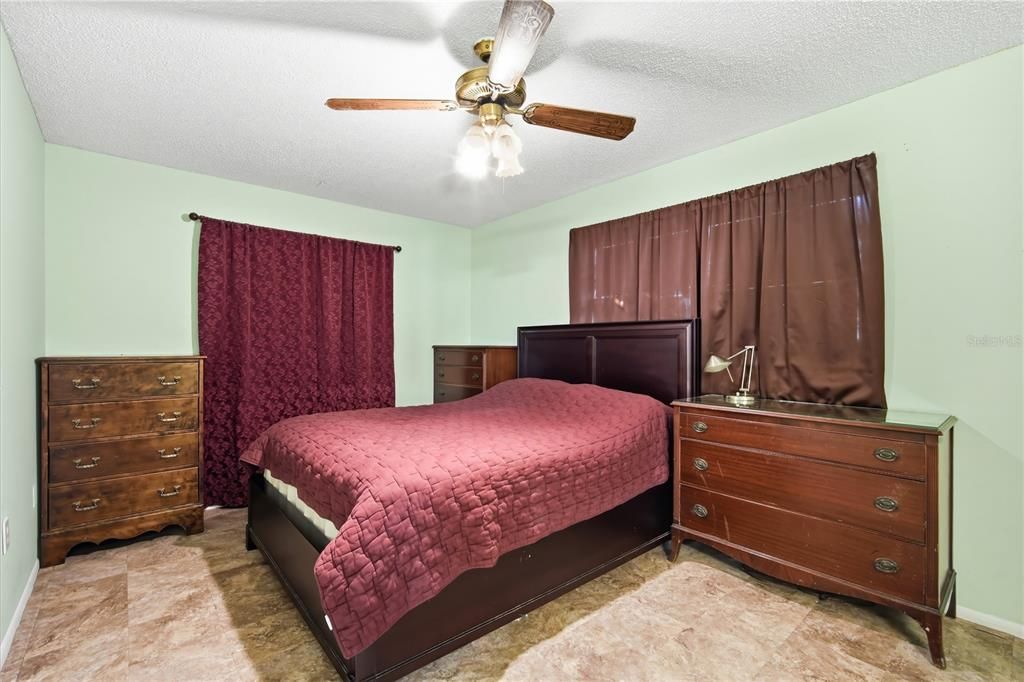 На продажу: $349,000 (3 спален, 2 ванн, 1656 Квадратных фут)