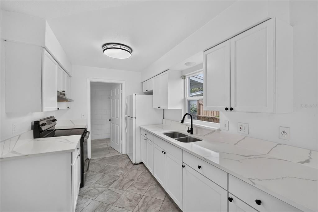 For Sale: $339,990 (3 beds, 2 baths, 1278 Square Feet)