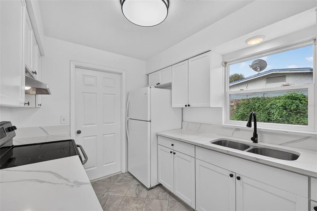 For Sale: $339,990 (3 beds, 2 baths, 1278 Square Feet)