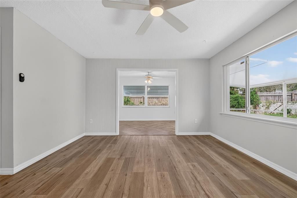 For Sale: $339,990 (3 beds, 2 baths, 1278 Square Feet)
