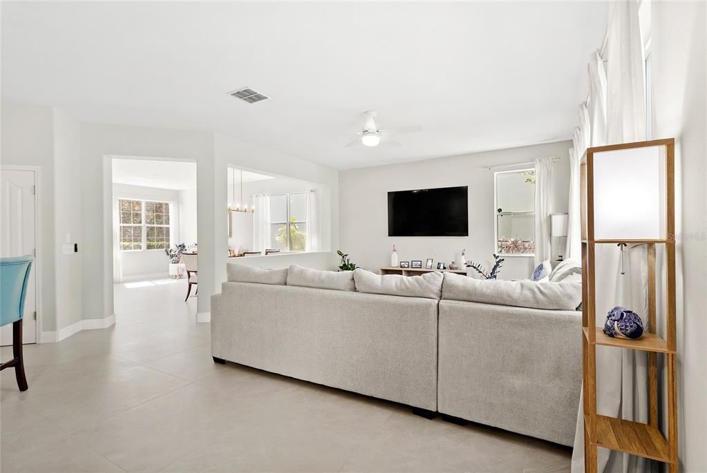 For Sale: $399,000 (3 beds, 2 baths, 2620 Square Feet)