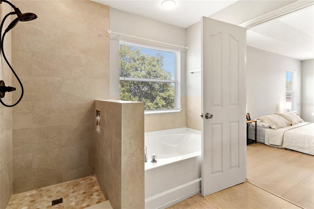 For Sale: $399,000 (3 beds, 2 baths, 2620 Square Feet)