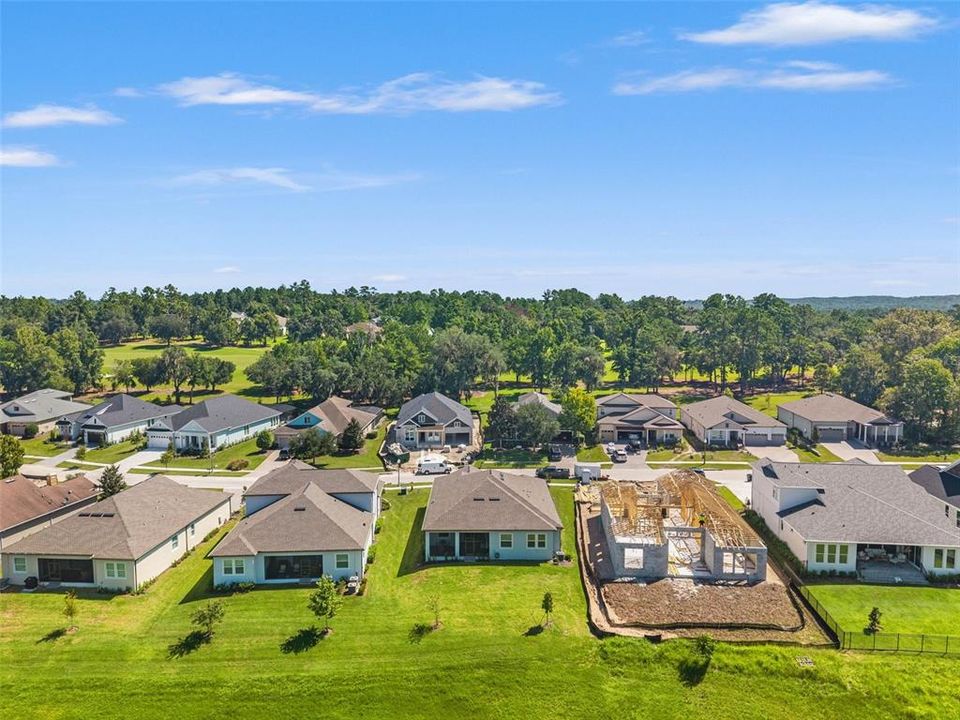Activo con contrato: $525,000 (3 camas, 2 baños, 2350 Pies cuadrados)