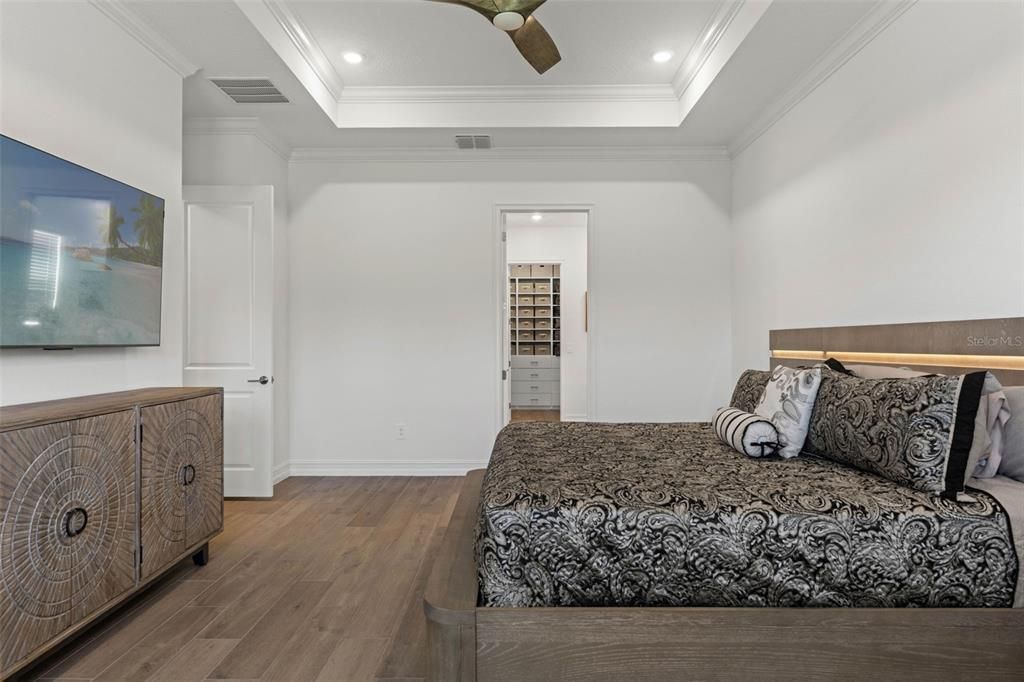 Activo con contrato: $525,000 (3 camas, 2 baños, 2350 Pies cuadrados)