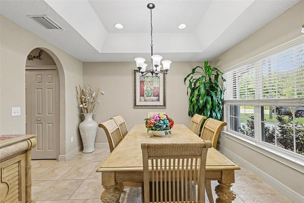 For Sale: $279,900 (3 beds, 2 baths, 1934 Square Feet)