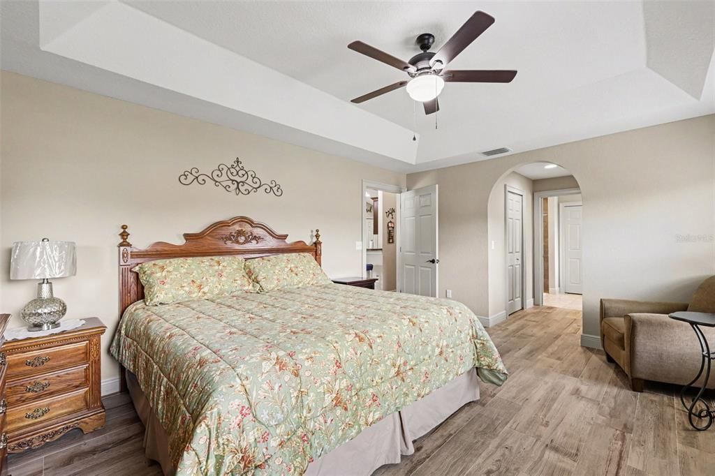 For Sale: $279,900 (3 beds, 2 baths, 1934 Square Feet)
