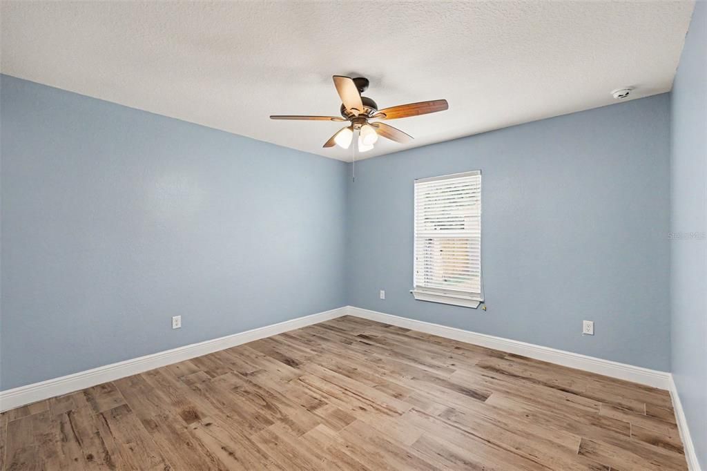 For Sale: $279,900 (3 beds, 2 baths, 1934 Square Feet)