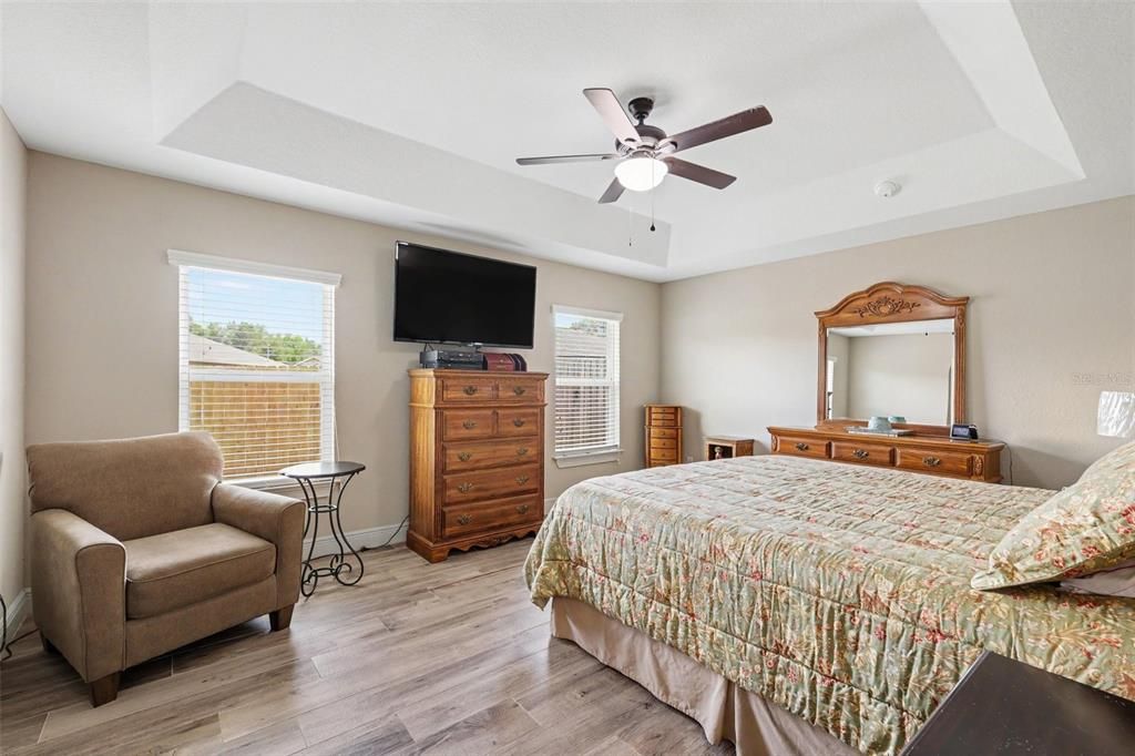 For Sale: $279,900 (3 beds, 2 baths, 1934 Square Feet)