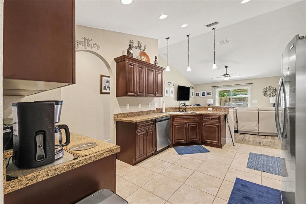 For Sale: $279,900 (3 beds, 2 baths, 1934 Square Feet)