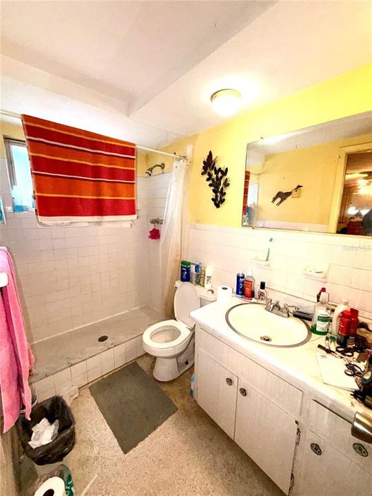На продажу: $189,900 (2 спален, 2 ванн, 1345 Квадратных фут)