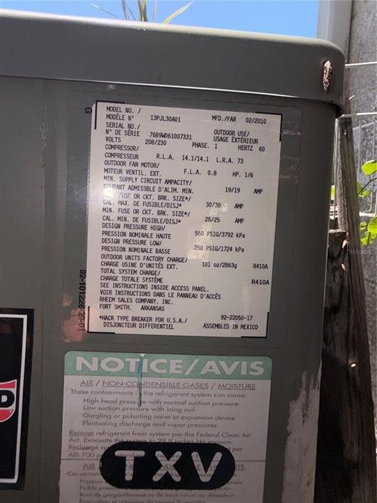 На продажу: $189,900 (2 спален, 2 ванн, 1345 Квадратных фут)