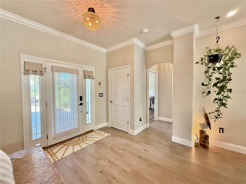For Sale: $840,000 (3 beds, 2 baths, 1834 Square Feet)