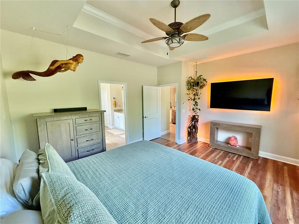 For Sale: $840,000 (3 beds, 2 baths, 1834 Square Feet)