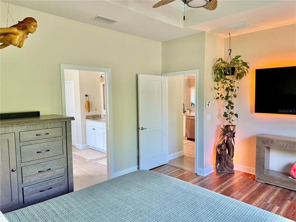 For Sale: $840,000 (3 beds, 2 baths, 1834 Square Feet)