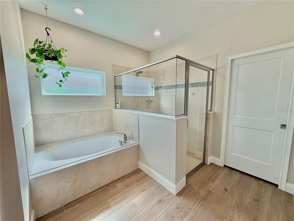 For Sale: $840,000 (3 beds, 2 baths, 1834 Square Feet)