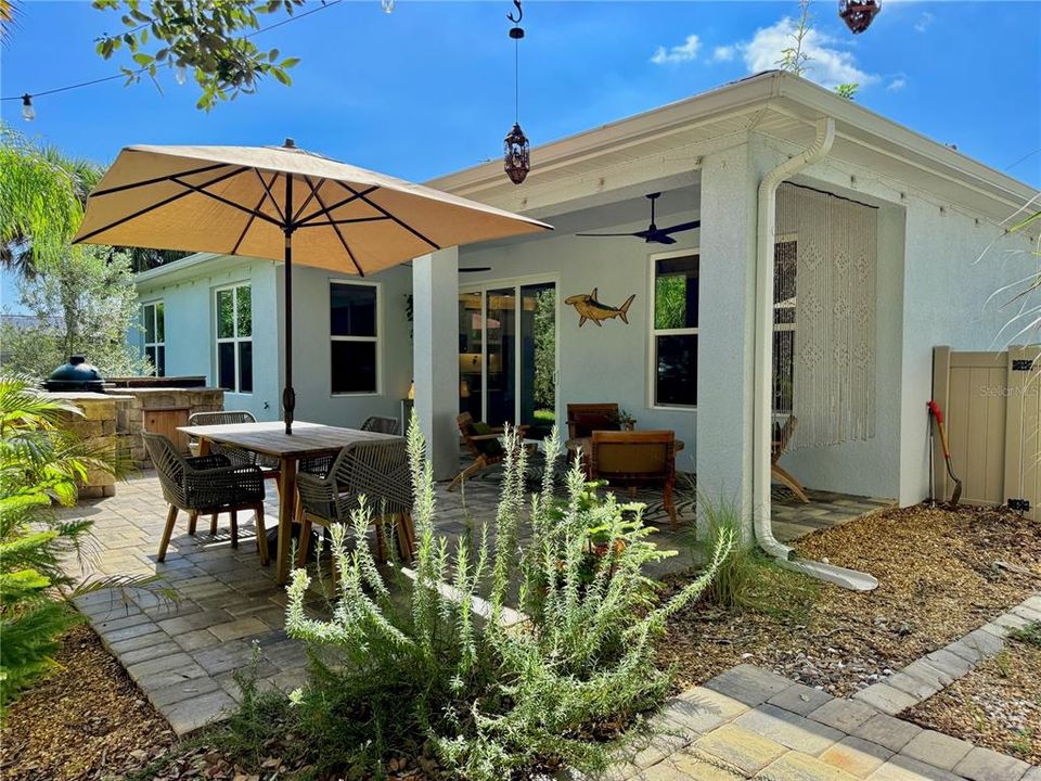 For Sale: $840,000 (3 beds, 2 baths, 1834 Square Feet)