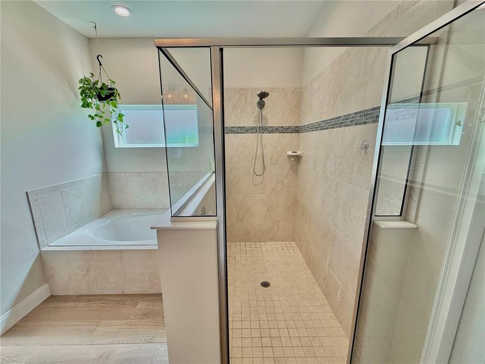 For Sale: $840,000 (3 beds, 2 baths, 1834 Square Feet)