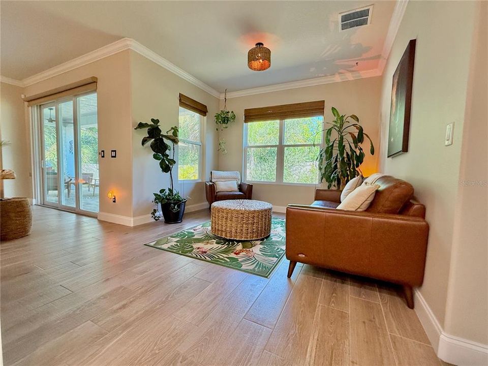 For Sale: $840,000 (3 beds, 2 baths, 1834 Square Feet)