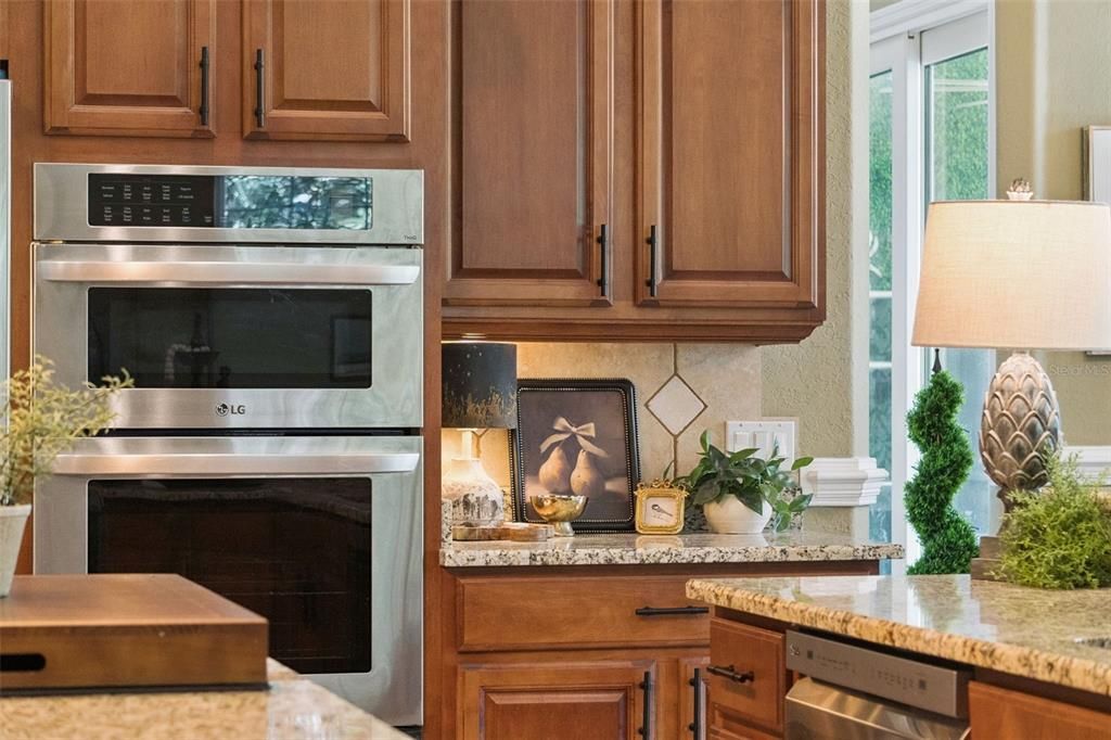 На продажу: $1,995,000 (6 спален, 6 ванн, 5869 Квадратных фут)