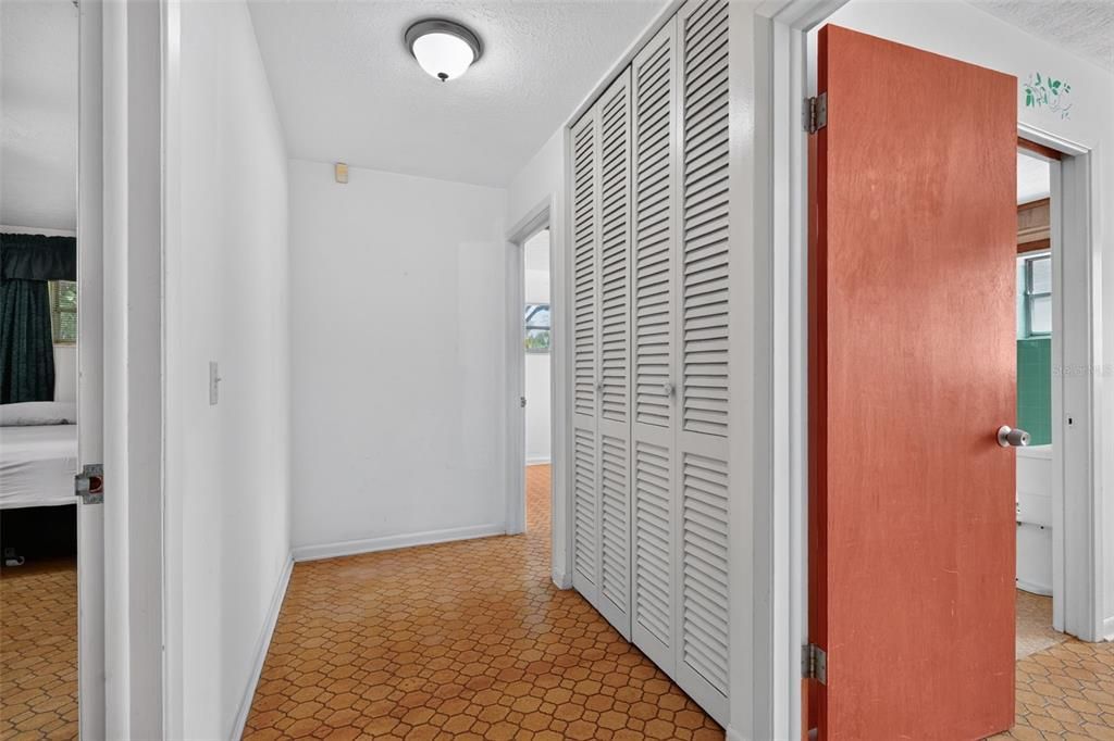 En Venta: $400,000 (3 camas, 2 baños, 2013 Pies cuadrados)