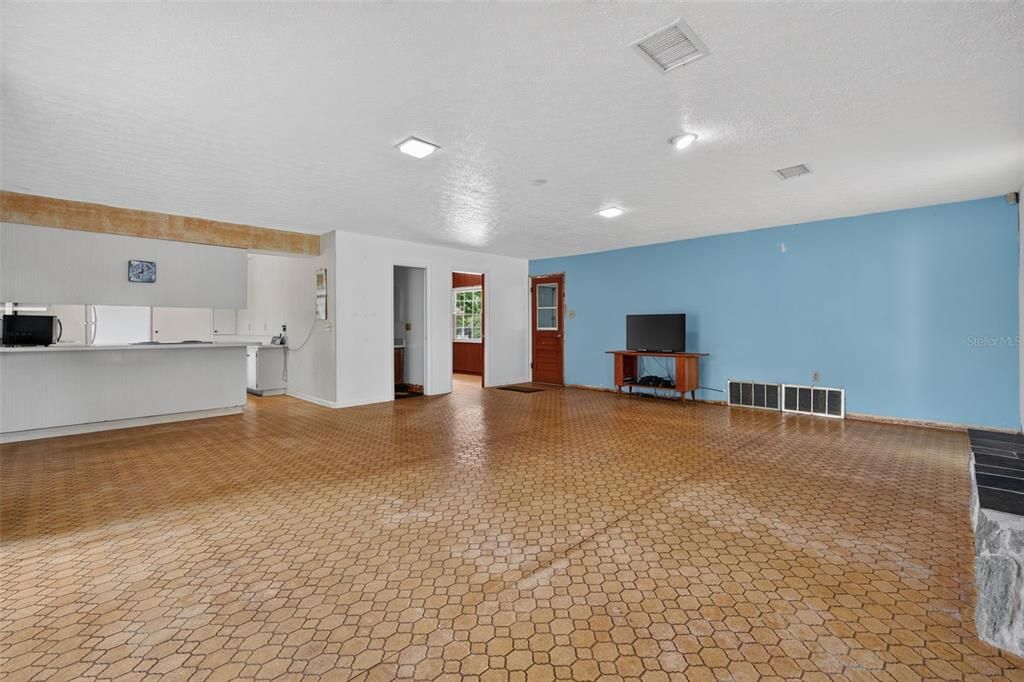 En Venta: $400,000 (3 camas, 2 baños, 2013 Pies cuadrados)