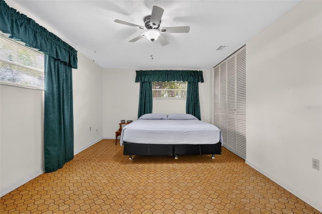 En Venta: $400,000 (3 camas, 2 baños, 2013 Pies cuadrados)