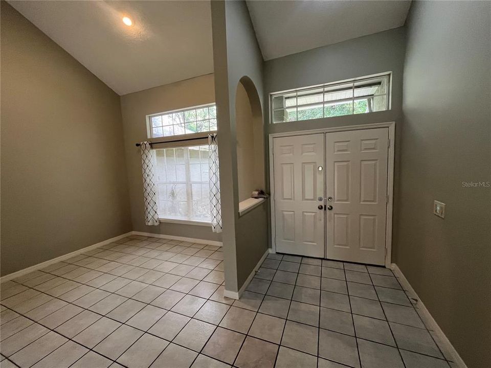 For Rent: $2,932 (4 beds, 3 baths, 2362 Square Feet)