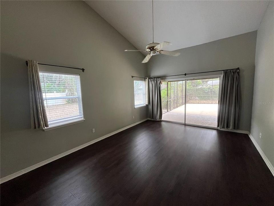 For Rent: $2,932 (4 beds, 3 baths, 2362 Square Feet)