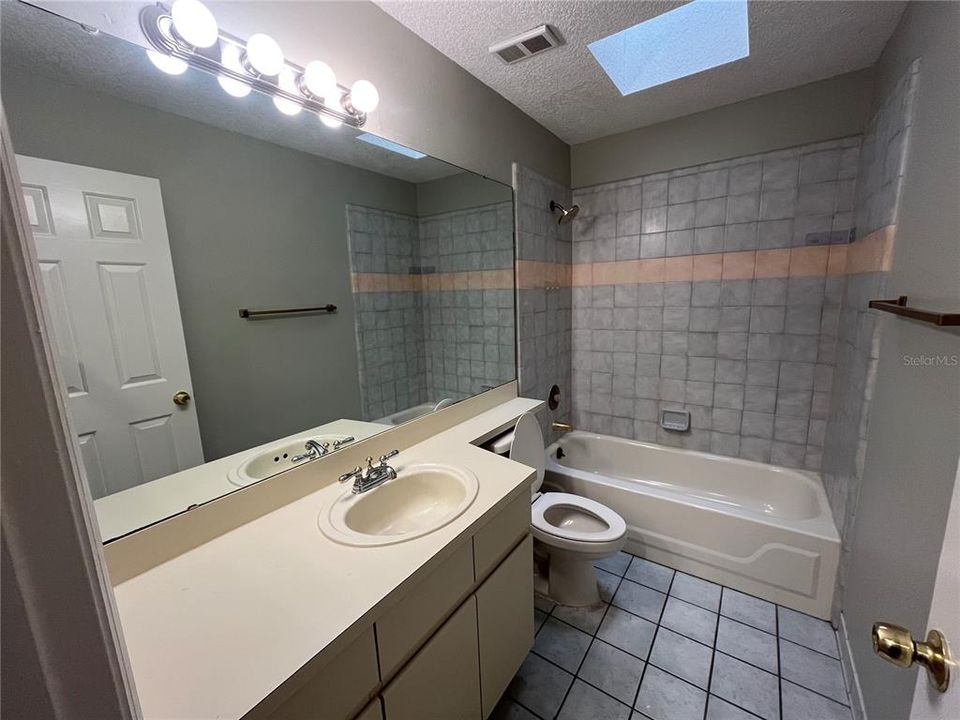 For Rent: $2,932 (4 beds, 3 baths, 2362 Square Feet)
