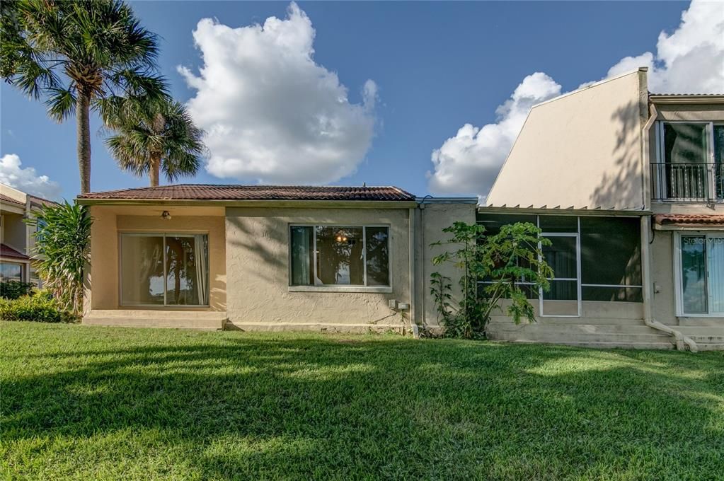 For Rent: $2,395 (3 beds, 2 baths, 1405 Square Feet)