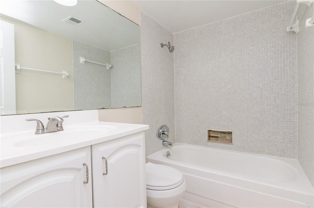 For Rent: $2,395 (3 beds, 2 baths, 1405 Square Feet)
