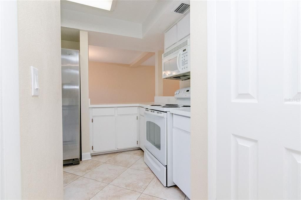 For Rent: $2,395 (3 beds, 2 baths, 1405 Square Feet)