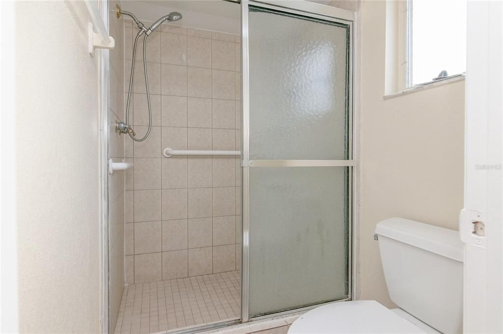 For Rent: $2,395 (3 beds, 2 baths, 1405 Square Feet)