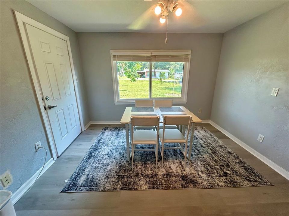 For Sale: $173,000 (2 beds, 1 baths, 748 Square Feet)