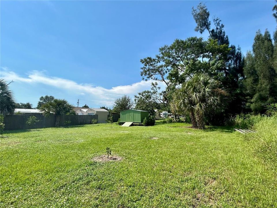 For Sale: $173,000 (2 beds, 1 baths, 748 Square Feet)
